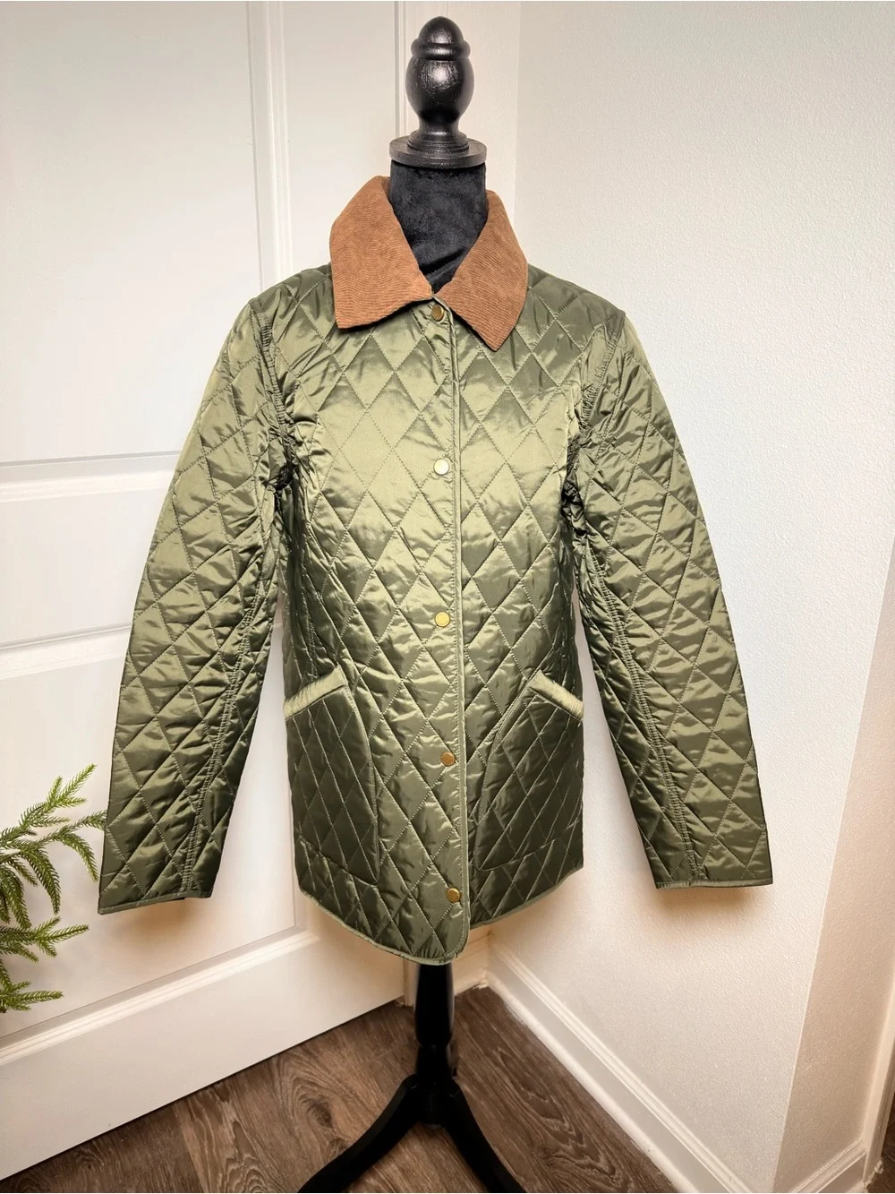 Hunter Olive Green Quilted Jacket with Brown Corduroy Collar / BNWT